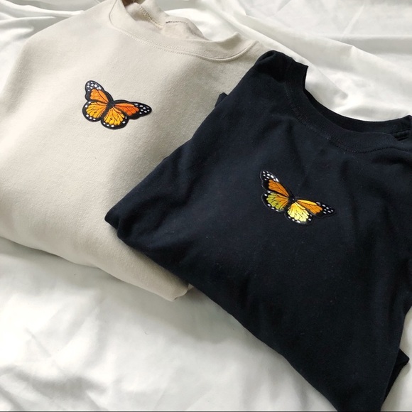 NEW Oversized Butterfly Sweatshirt - Picture 3 of 3